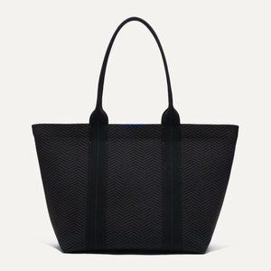 The Essential Tote - Shadow Black
